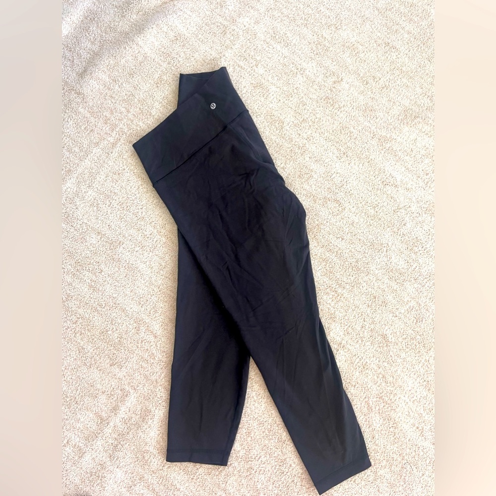 Lululemon wonder under black size 16 legging 25in